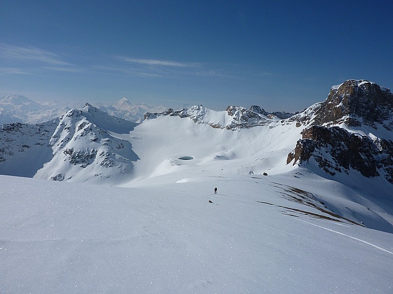 Ferdenpass : A droite le Majinghorn, en son pied un beau glacier pour une altitude d'approvsionnement de 2900m.