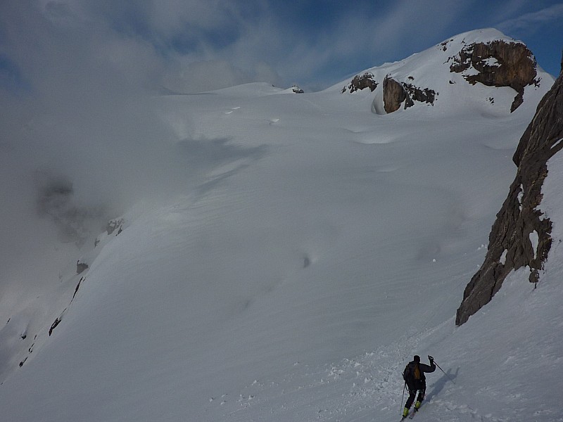 Sous le Dôme : Descente sur le glacier des Diablerets, on y croit encore