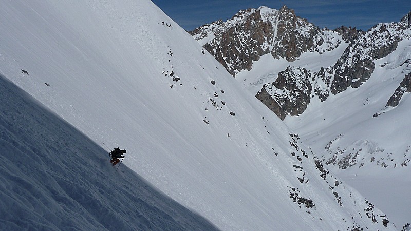 Col des Cristaux : En bas de la face, grosse poudre pour Chech...