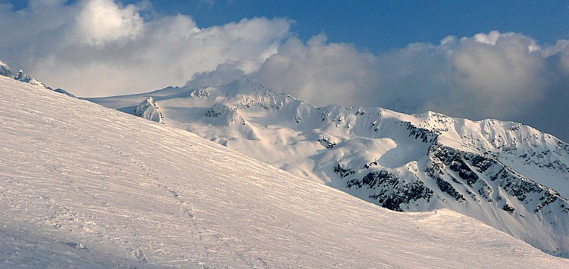 Le soleil éclaire encore ... : ... le glacier du Tour