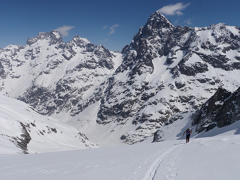 vue du col de says : sur la barre et ailefroide