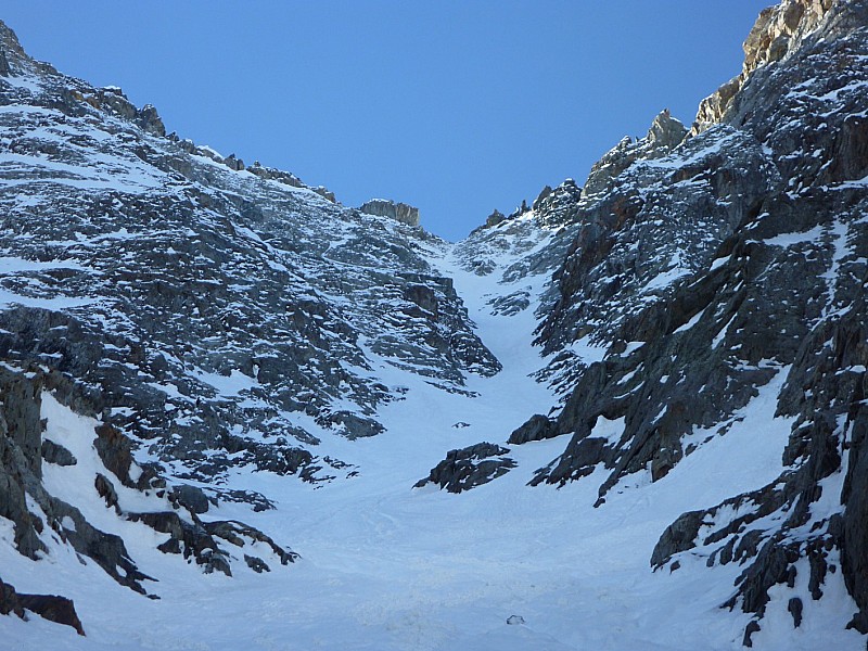 col de burlan : haut du couloir, vue du 1/3 inférieur