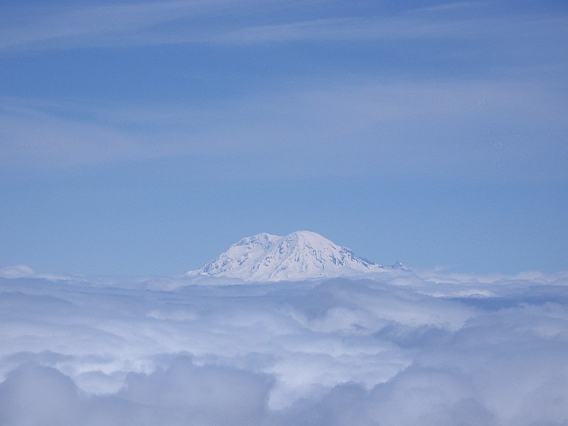 Sommet St Helens : Le Mont Rainier sortant des nuages