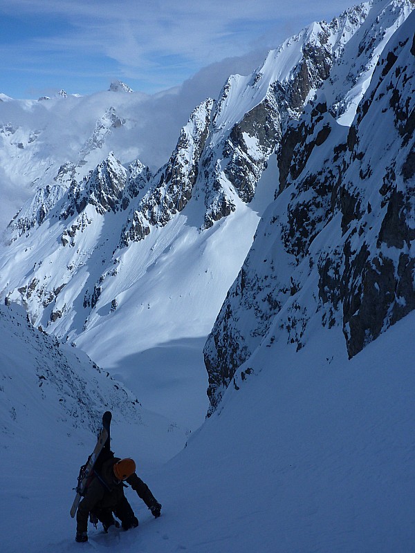 Ambiance...à mi couloir : coup d'oeil dans le rétro