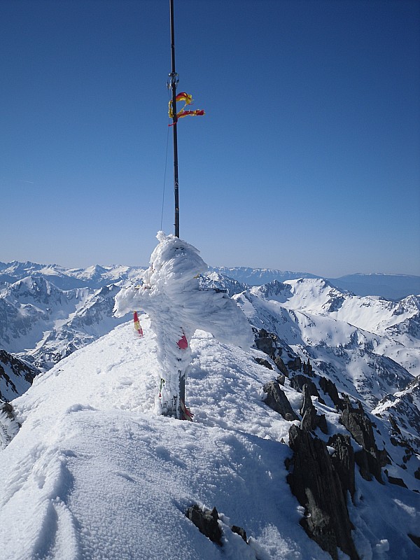 Pique d'Estats : La creu de la Pica, bien givrée!