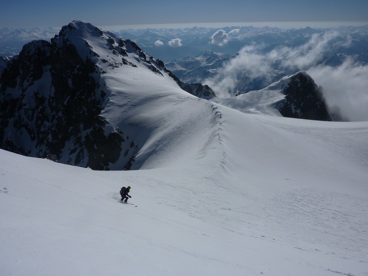 Pelvoux : Ski sur le plateau sommital.