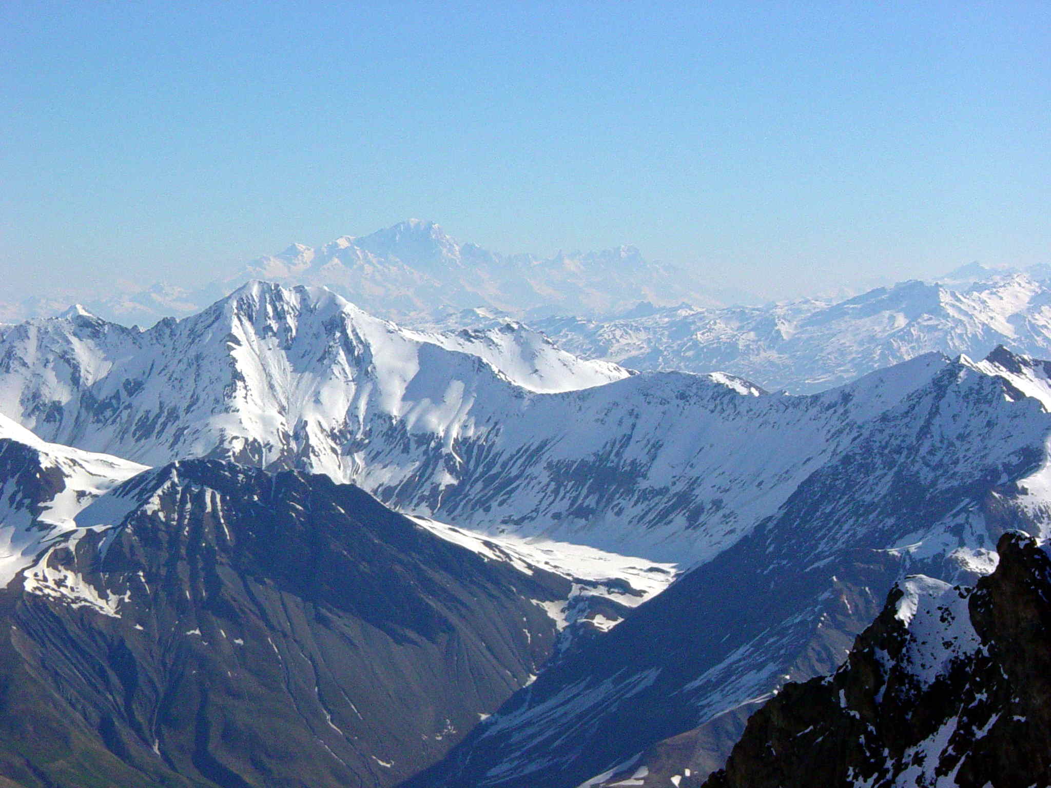 Mont Blanc : Au loin le Mont Blanc