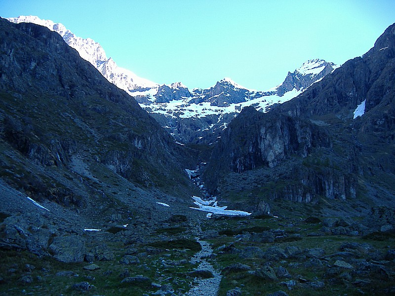 "Les Rouies" du 24.0 : c'est parti! par le chemin jusqu'à 2100m...