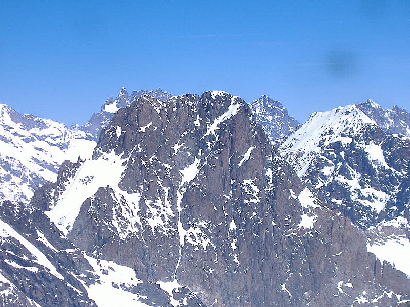 "Les Rouies" du 24.0 : Au revoir la Meije et la Maurienne! La cime du vallon des Etages (3564m) vous eclipse rapidement à la descente...