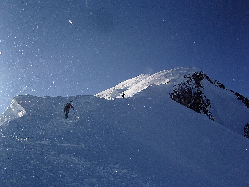 Arête du Mont-Blanc : Neige portée par le vent