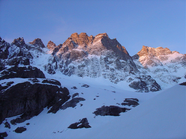 face nord grd Ruine : Pour les curieux, le diable n'est pas encore bon...