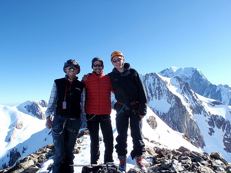 Photo finish : Le Bonheur est au sommet!
Hubert, Matth et Greg