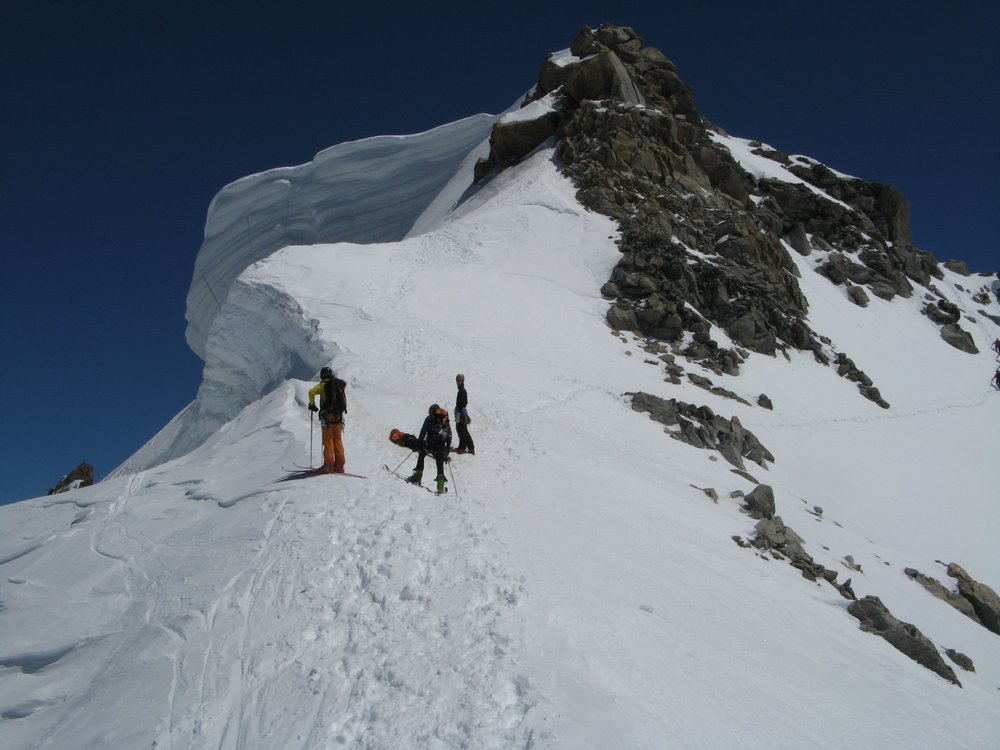 Mont-Blanc du Tacul : Sous le sommet du Tacul, on rejoint l'arrête de droite