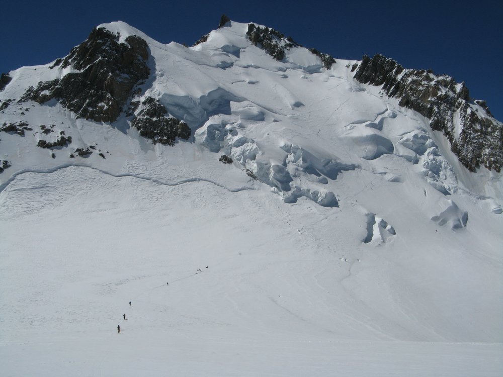 Mont Maudit : Pas mal de monde est parti en direction du Mont-Blanc avec la 1ère benne