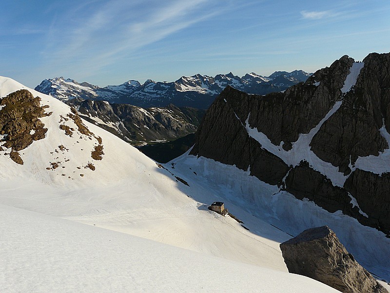 Refuge de la Brèche : et le Vignemale en fond à gauche