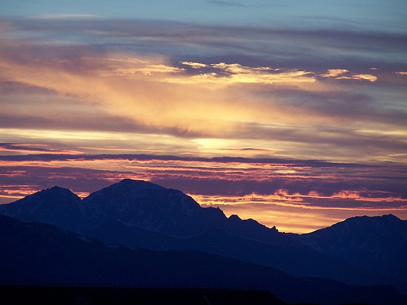 Aig de Peclet Face W : Couché du soleil derrière le grand Mont du Fût.
