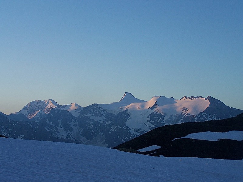 Pointe des Buffettes : La haute Maurienne s'enflamme.