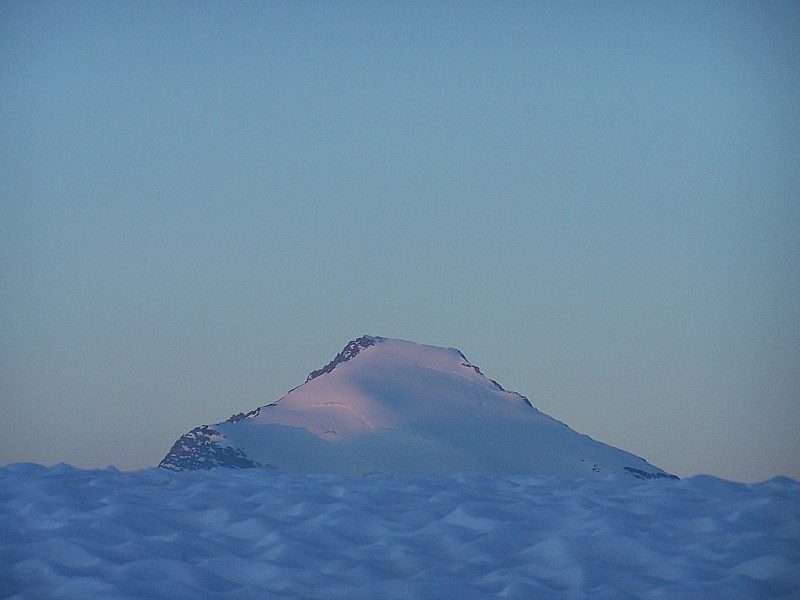 Pointes des buffettes : Levé du soleil sur le Charbonnel.