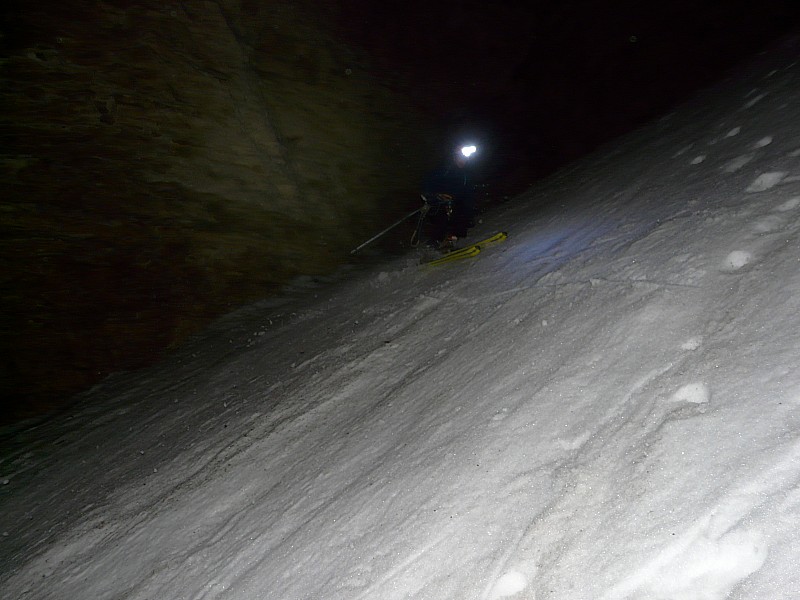 Ski in the Cave : Malgré la "Ultralight", l'APN ne permet pas de photographier tte la cavité