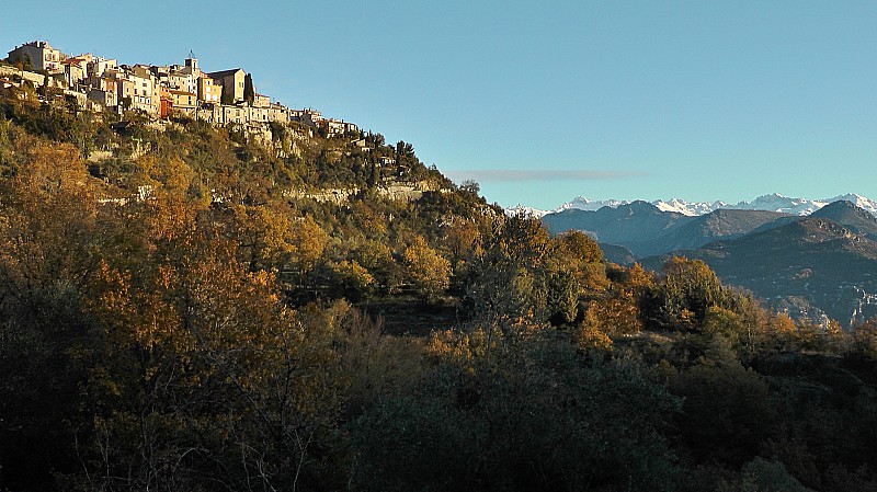 Couleurs et neiges d'automne, Il fait encore beau, pas pour longtemps