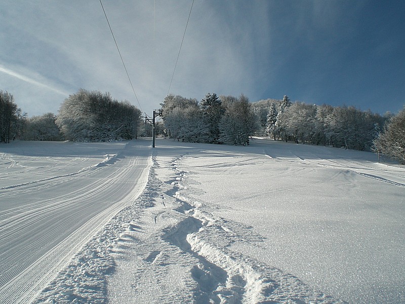 #6 Quelsques virages : De la poudre, le long des pistes à peine damées en vue d Quelsques virages : De la poudre, le long des pistes à peine damées en vue d'une ouverture proche du domaine skiable du Grand Ballon.