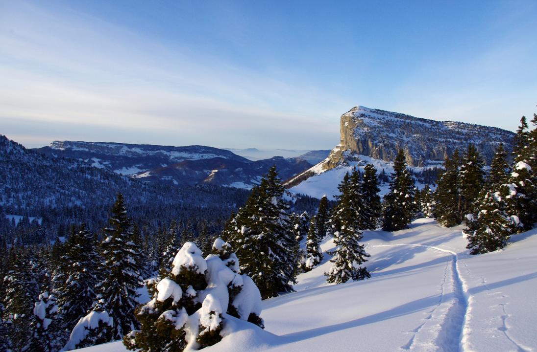 Dans les clairières supérieure : Sorti du maquis de la forêt et des failles à contourner (et peut-être quelques gouffres!)... c'est la splendeur du coucher du jour, sur les clairières supérieures.