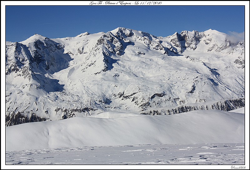 Les Grandes-Rousses : Etat d'enneigement : Pic du lac blanc, Pic Bayle et Pic de l'Etendard.