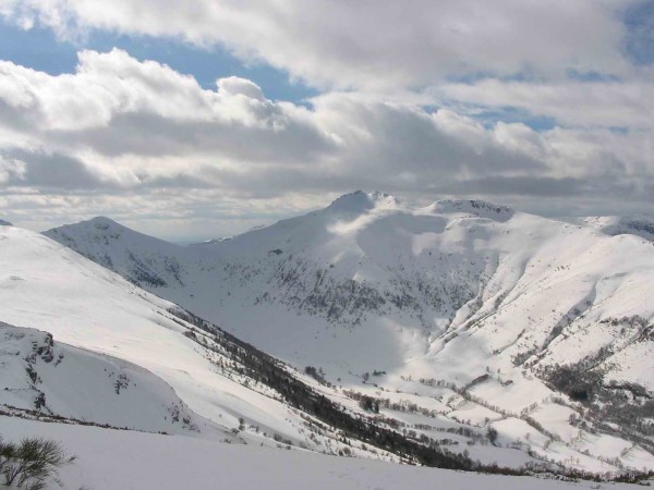 Val de Cabre, Peyre Arse : Il reste encore quelques descentes à faire avant la fonte des neiges...