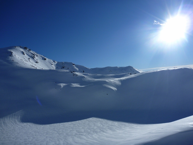 Mont Pétoumier : Soleil, ciel bleu, et neige glacée ...