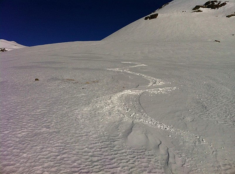 Virages : En cherchant bien, on arrive à trouver quelques veines de neige fraiche pour faire des virages qui déchirent pas les tympans.