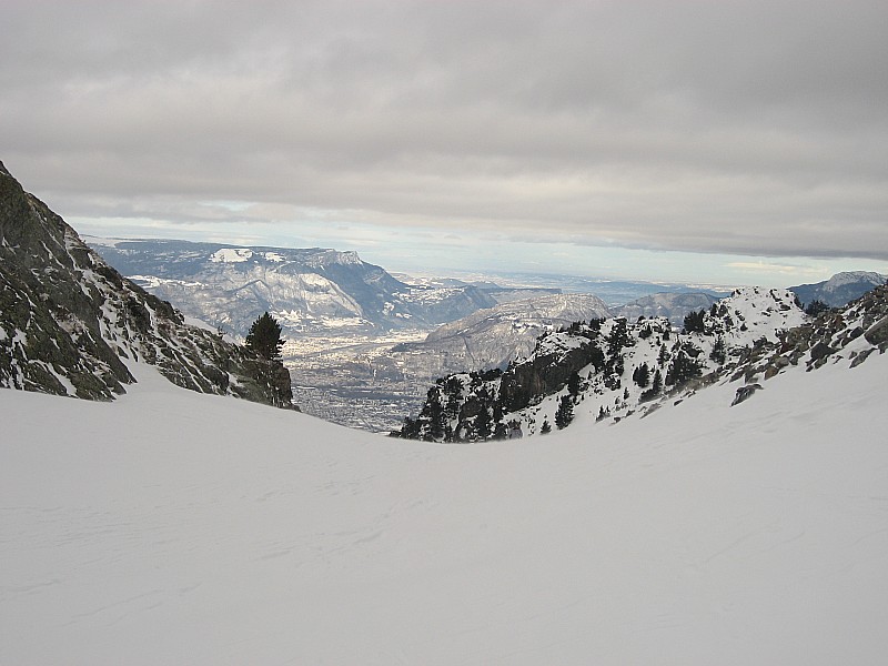Grenoble : coincé ente Vercors et Chartreuse, entre neige et nuages,  depuis la Brèche Nord