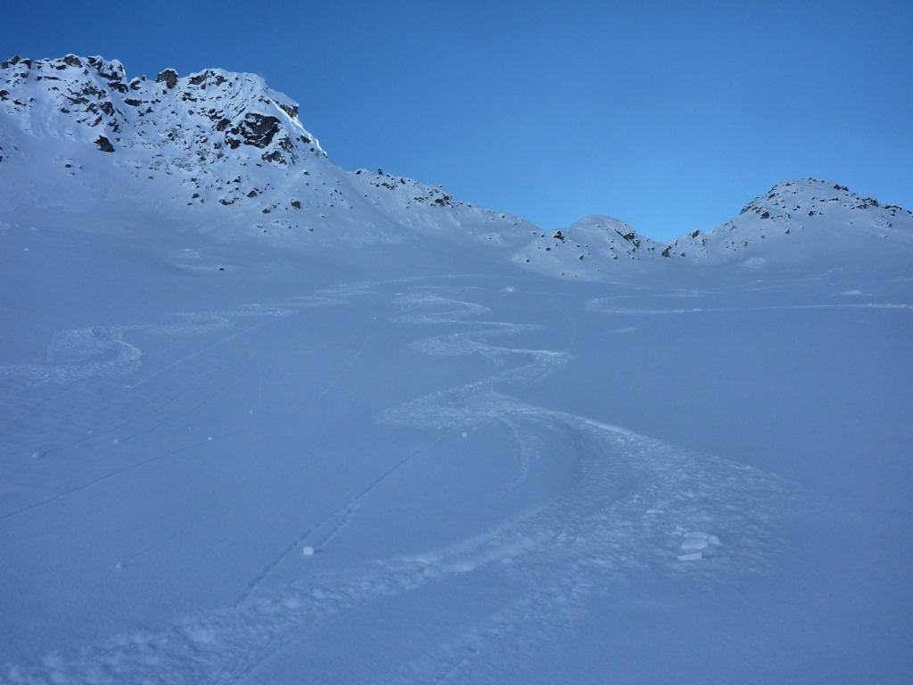 versant Nord : 10/15 cm de poudre sur fond dur.