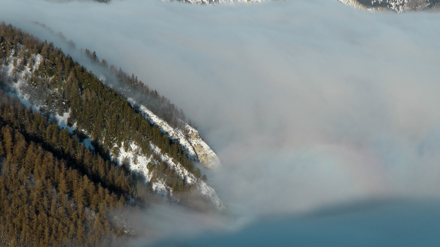 Phénomène de Spectre de Broken sur les nuages