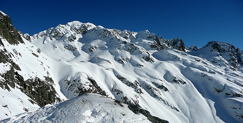 Au col de l'Aigleton : Belle vue côté crête des Illettes et Belle Etoile