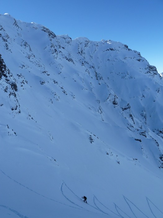 #11 Pointe d Pointe d'Emy : Remontée au col d'Albanne en neige sans cohésion sur fond dur...sympa à tracer...