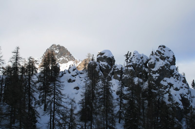 Le Gaulent : au-dessus de la petite barre cotée 2215 m par IGN.