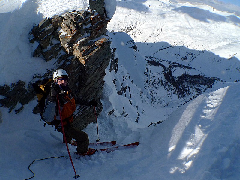 Entrée du couloir : on sort le brin pour s'assurer sur les 20 premiers mètres