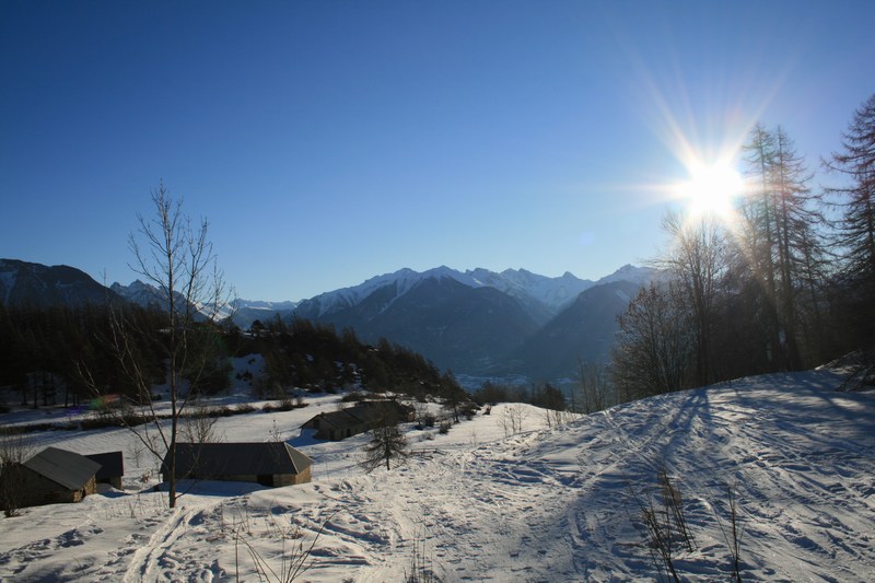 Mikéou : ciel bleu, soleil; la journée s'annonce bien.