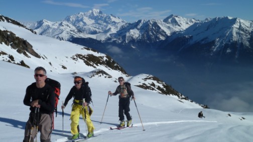 montée : pause sous l'oeil du Mont Blanc