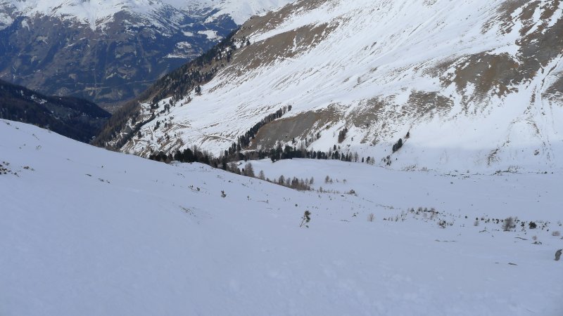 Plein N vers "le Fond&quo : et la poudre sucre glace nous conviendra bien pour rejoindre la route