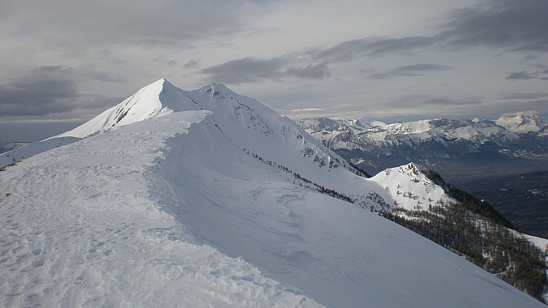sur l'arête