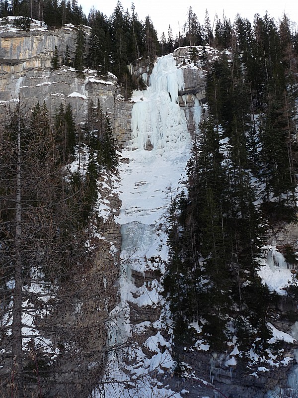 téte ronde de valloar : La cascade de Gialorgues.