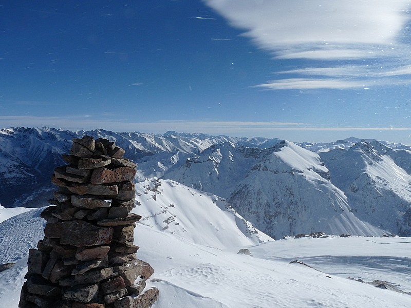téte ronde de valloar : Vue dégagée sur la haute Tinée.