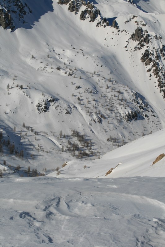 Au pied de la Dent : la descente NW sur le Plan du Vallon; ce sera pour une autre fois.