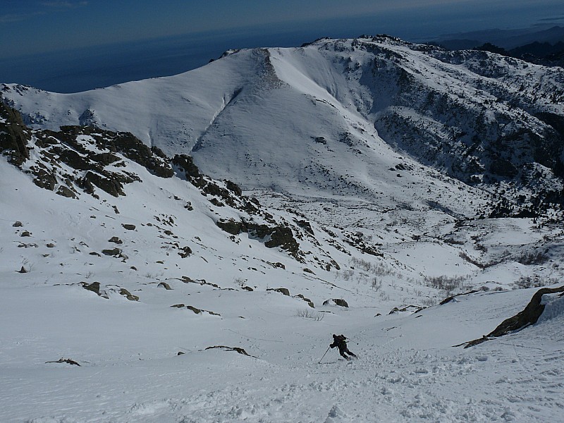 Alain dans la descente. : Prochain objectif droit devant.