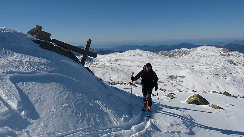 Le sommet : la croix toujours au top...