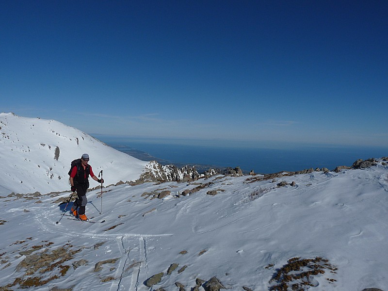 Arrivée au sommet. : Y a plus grand chose quand même...