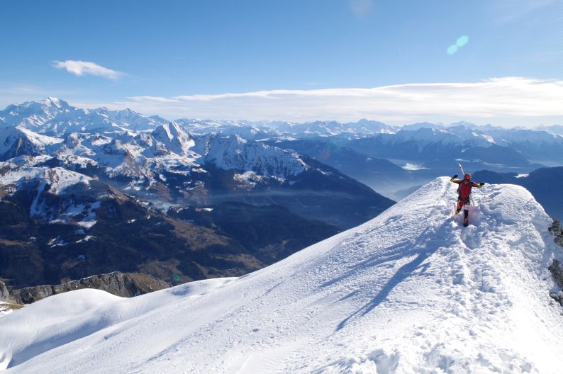 Crête sommitale : sur fond de Mont Blanc et Vanoise