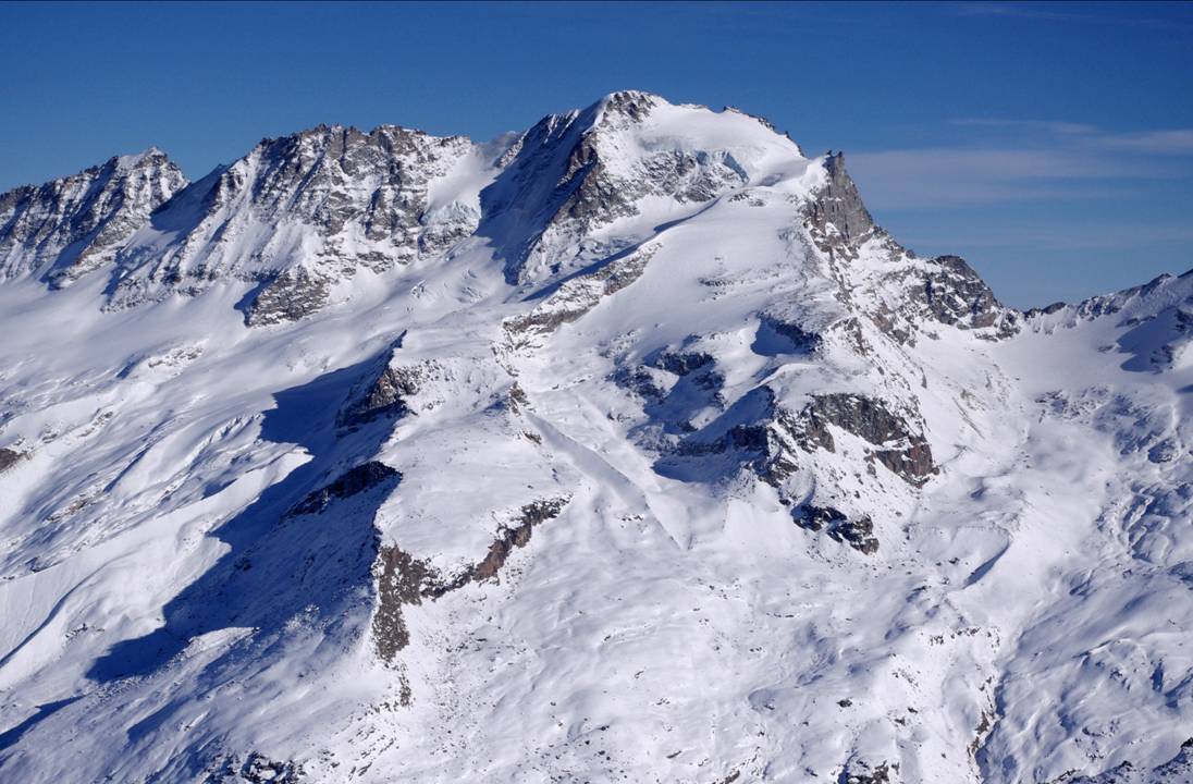 Le boss local : Comme en parapente, le Grand Pa aimante.