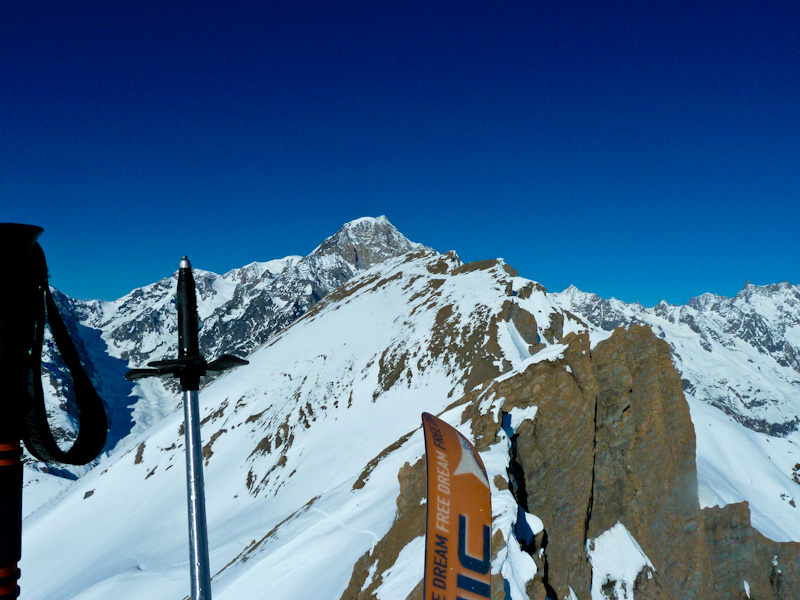 Berrio Blanc : Le sommet principal du Berrio au premier plan et le Mt Blanc derrière